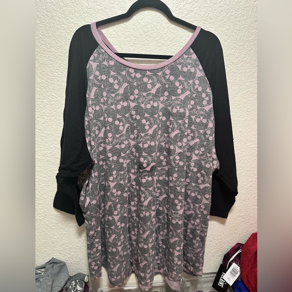 Torrid raglan tee size 6